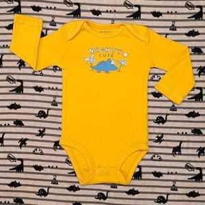 ° SZ 9MO • Long-Sleeved Onesie °